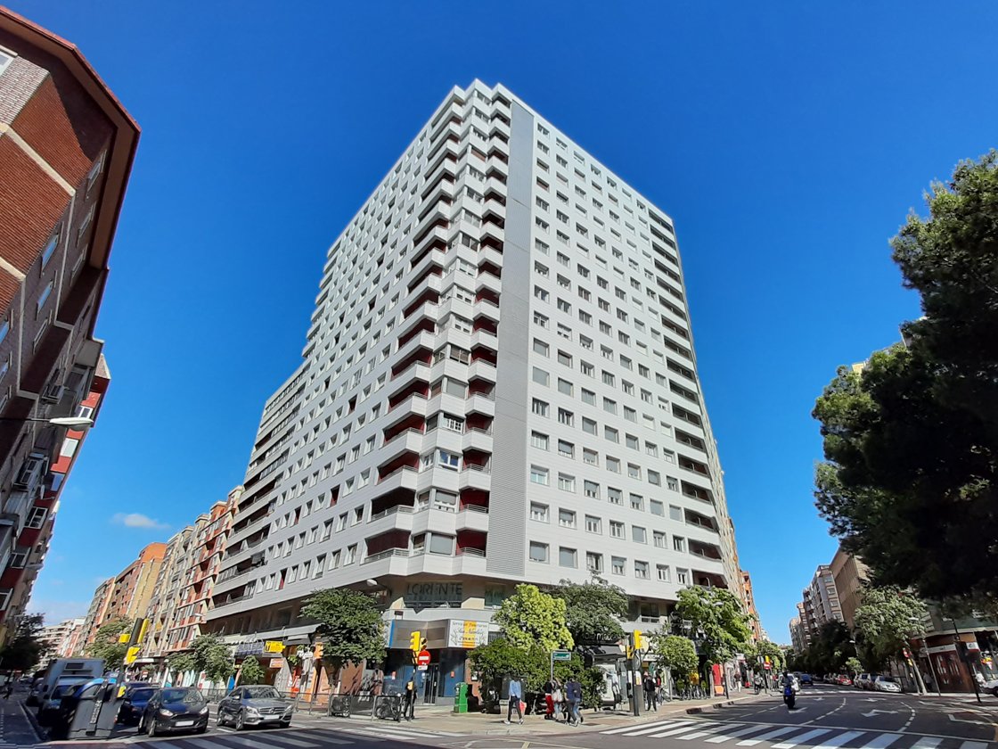 Edificio de viviendas tras su rehabilitación energética, un ejemplo de obra para la deducción por eficiencia energética